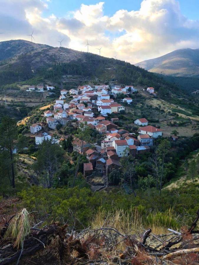 Vila Casas Da Escola - "A Escola" - Meas Pampilhosa da Serra Exteriér fotografie